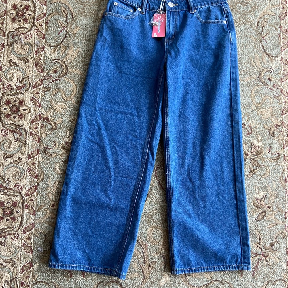Low Rise Wide-Leg Jeans